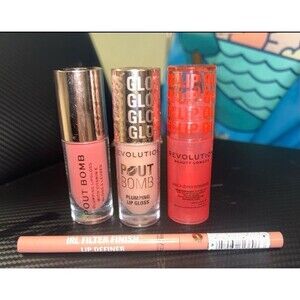 Makeup revolution lip bundle, w 4 brand new items